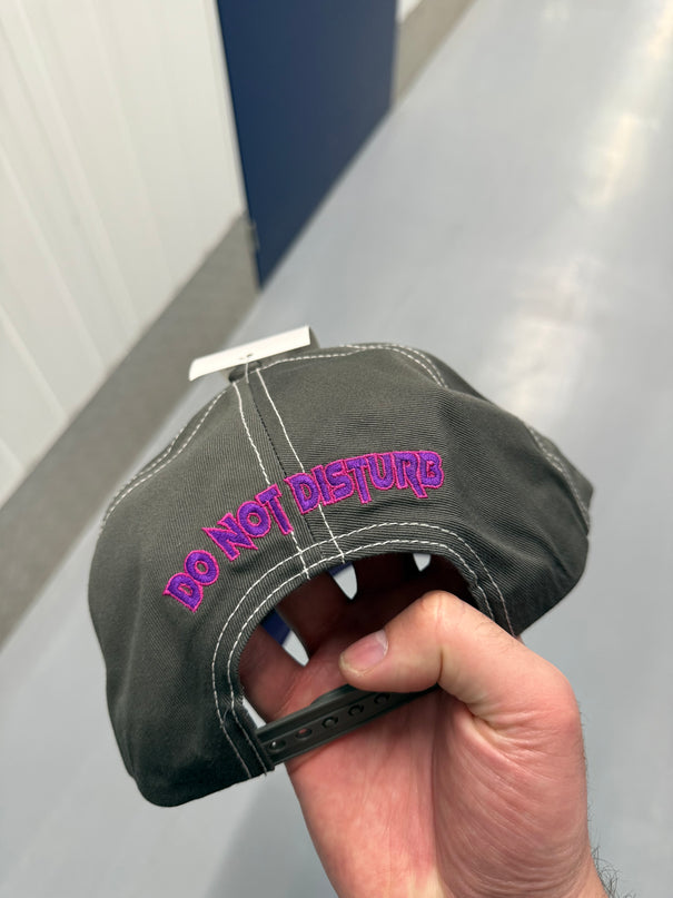 CONTRAST SNAPBACK CAPS