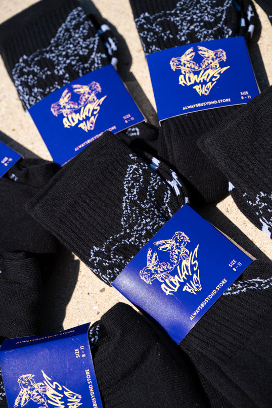 BLACK GRAFTER SOCKS  ( UK 8 - 11 ) * 3 PAIRS *