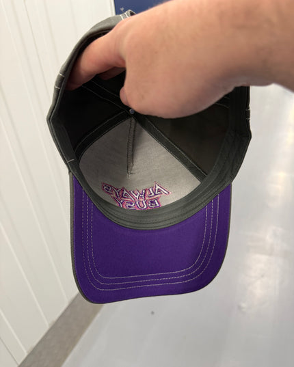 CONTRAST SNAPBACK CAPS